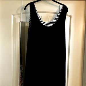 Great, reversible dress! Can be dressed up or down.